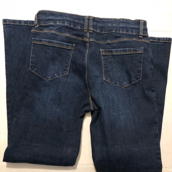 Woman’s St Bennard for Dunnes store bootcut jeans size 18R - Picture 2 of 8